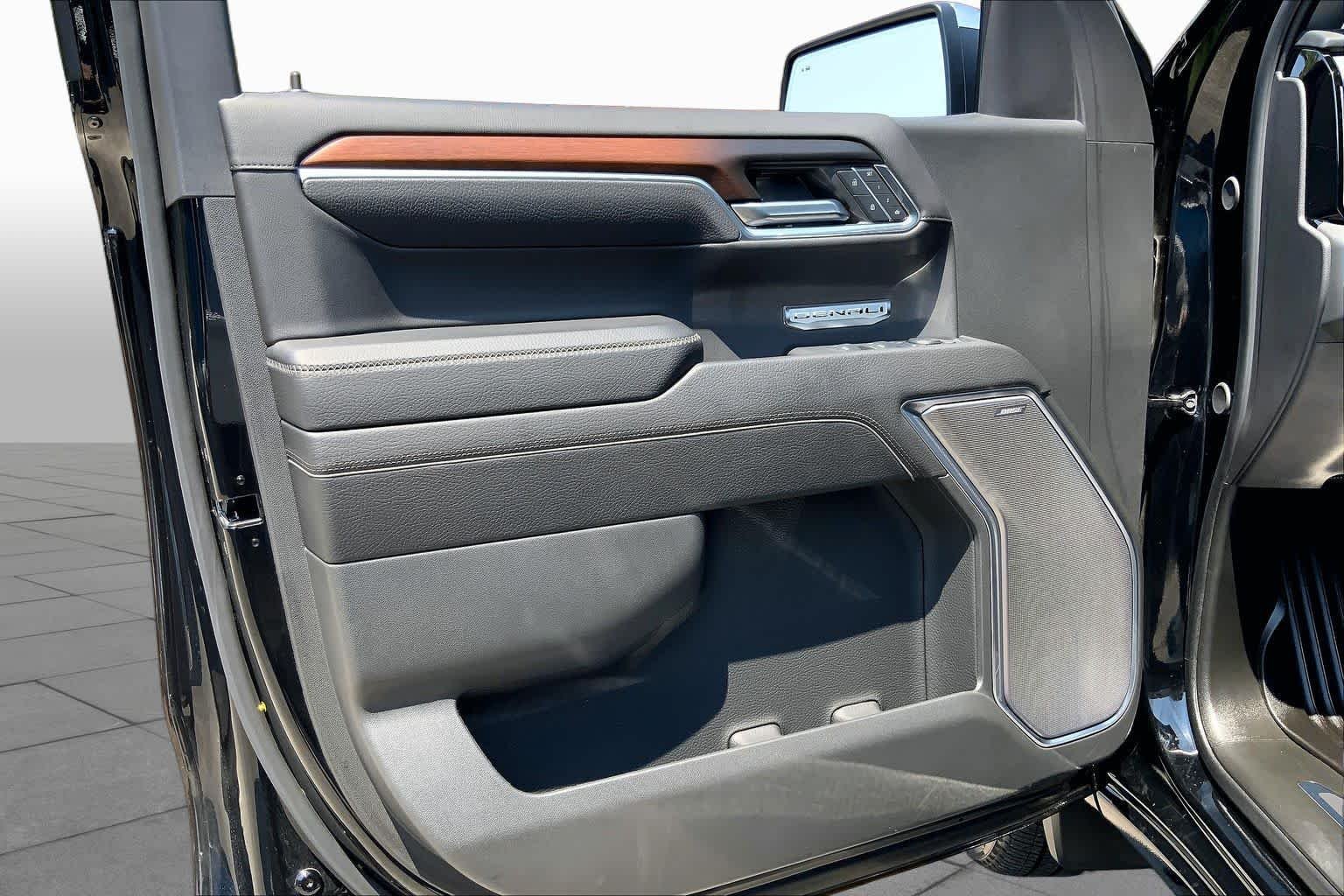 Used 2024 Onyx Black GMC Denali image 22