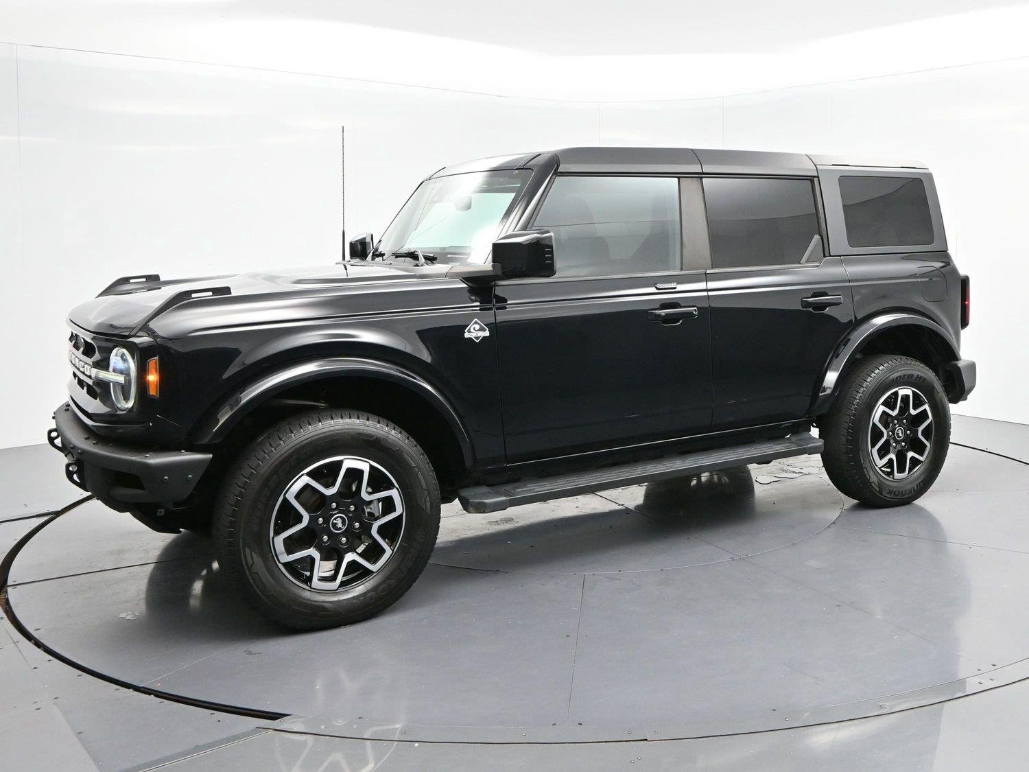 Used 2022 Shadow Black Ford Base image 3