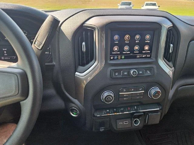 Used 2025 Black Chevrolet Custom image 17