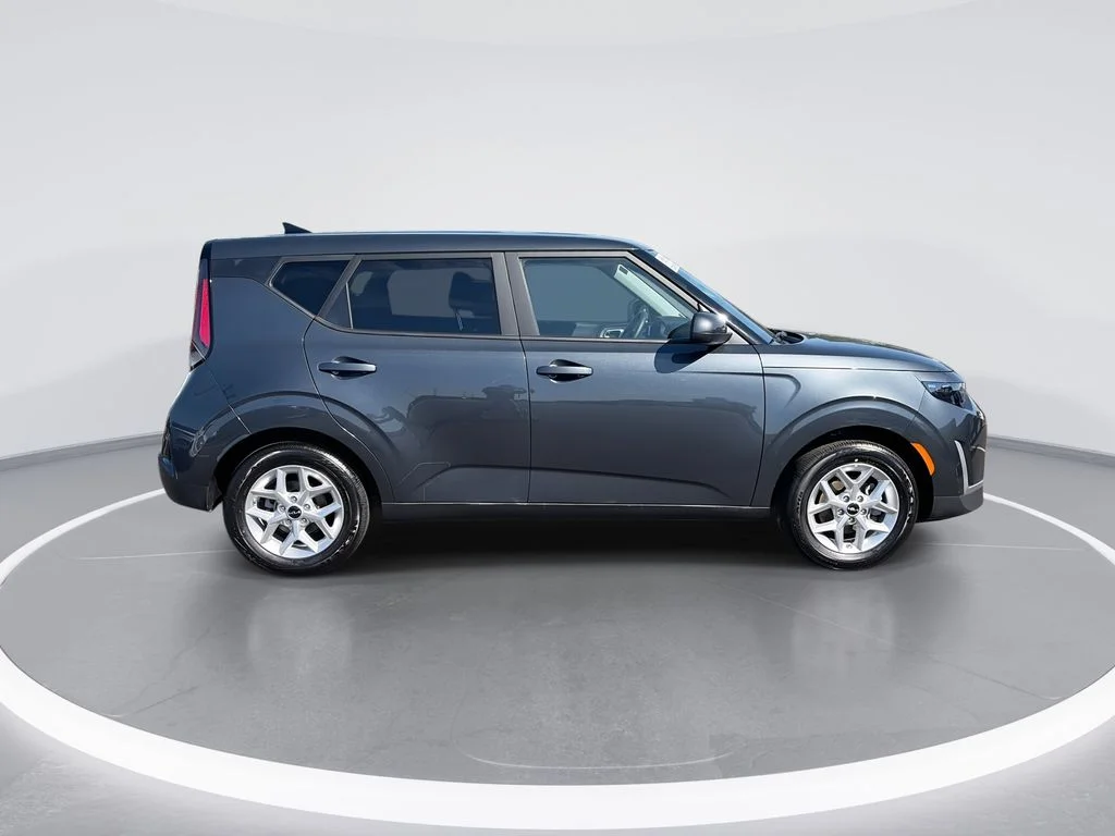 Used 2025 Gray Kia LX image 9