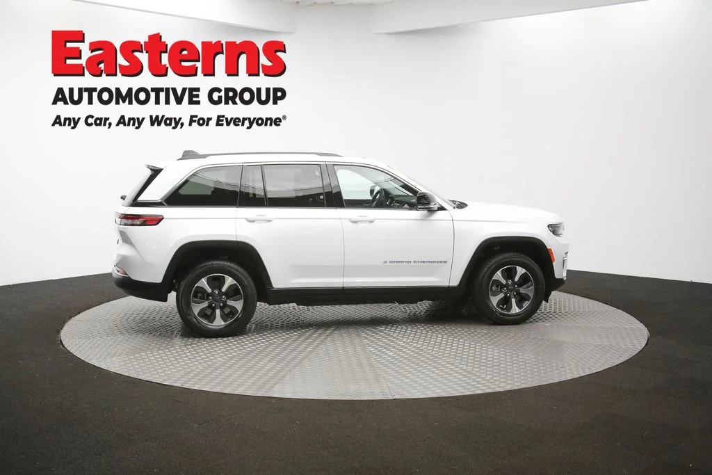 Used 2023 White Jeep 4xe image 44