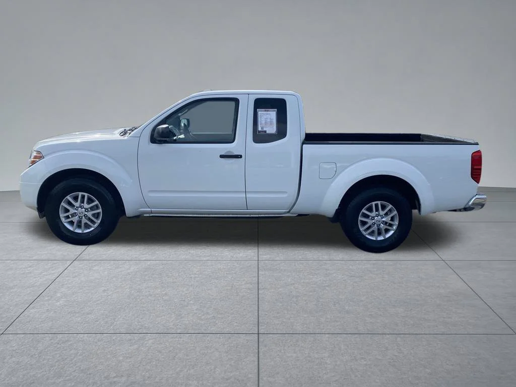 Used 2018 White Nissan SV image 3