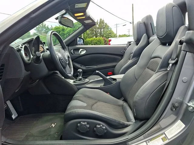 Used 2019 Gray Nissan  image 13