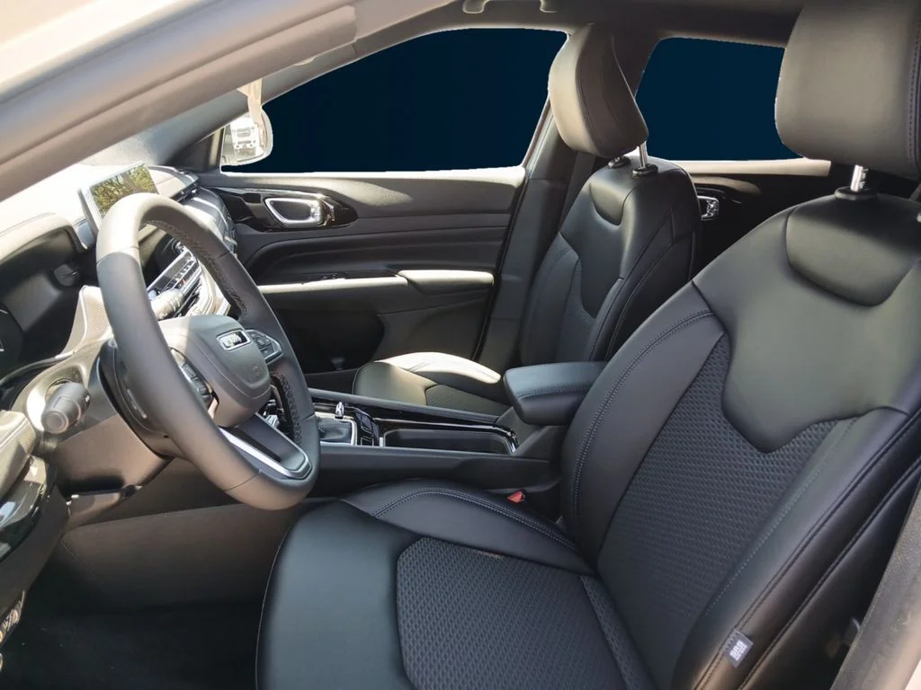 New 2026 Silver Jeep Latitude image 10