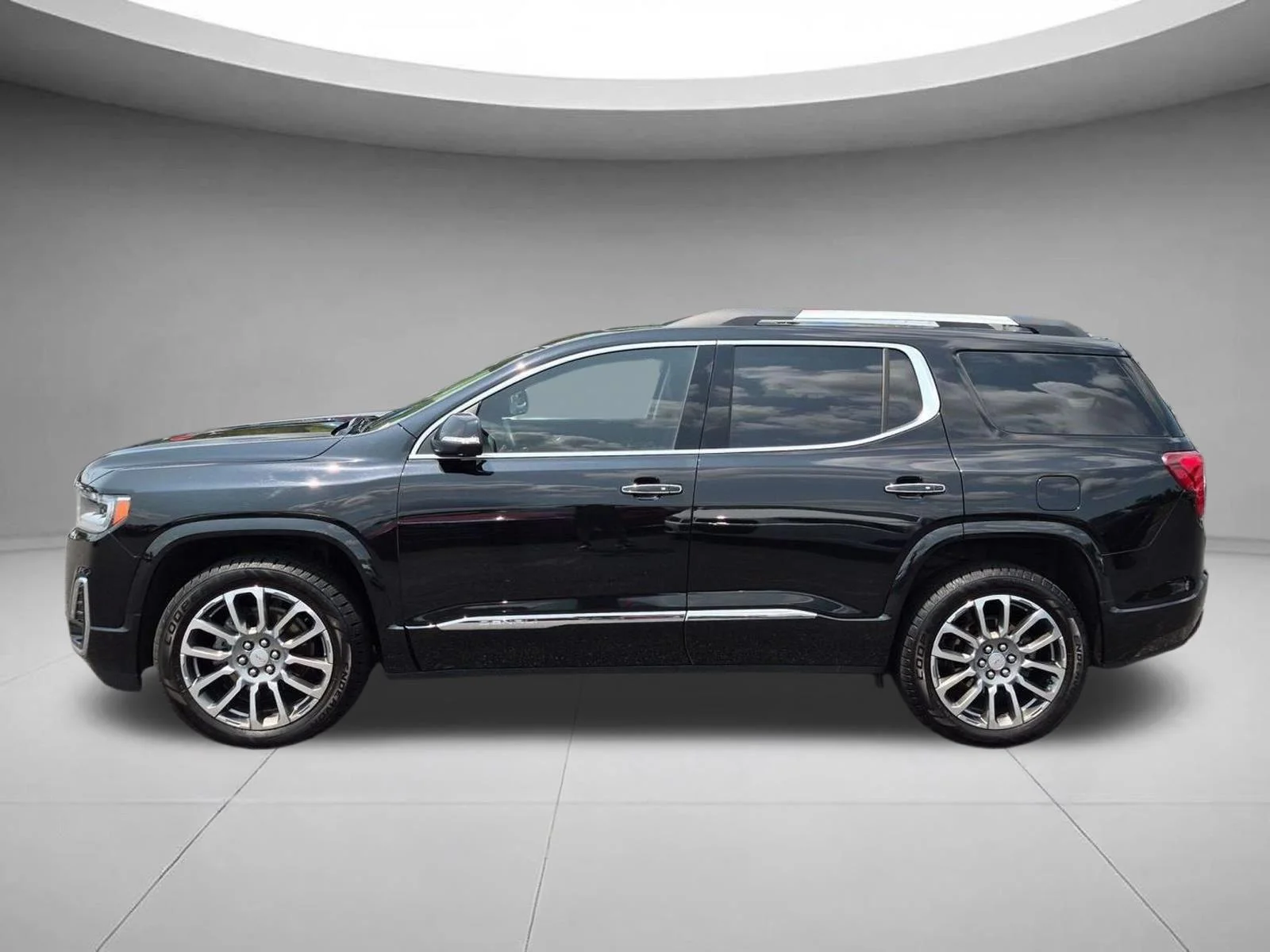 Used 2023 Ebony Twilight Metallic GMC Denali image 2