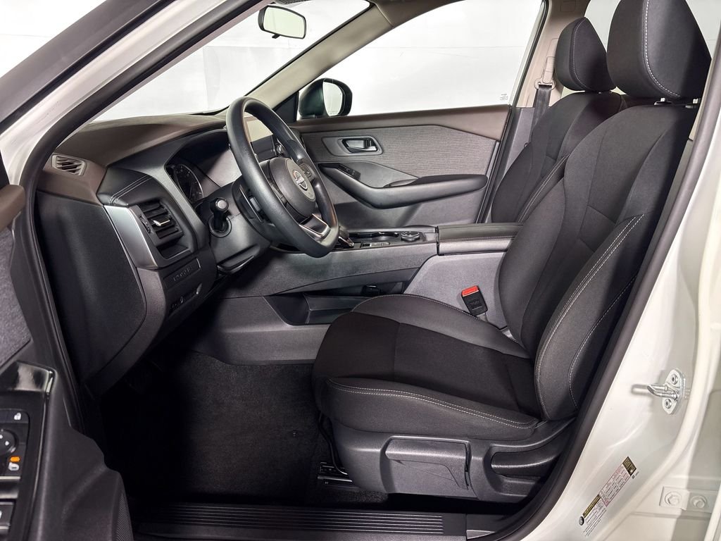 Used 2023 Glacier White Nissan S image 11