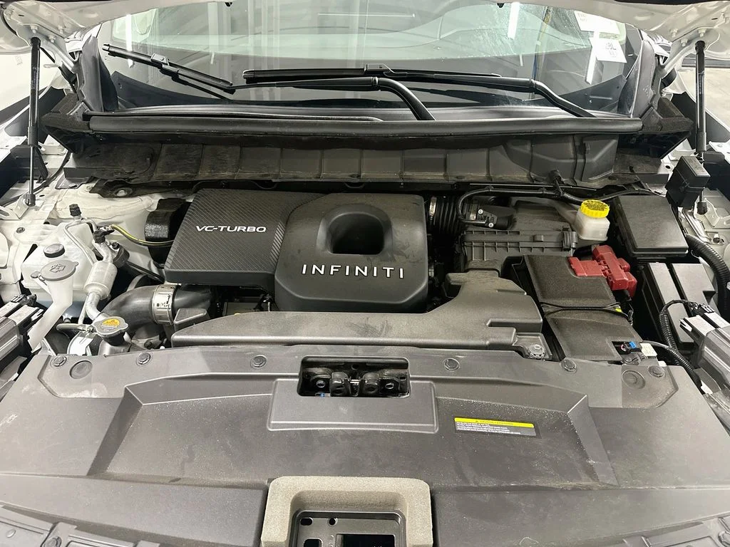 Certified Used 2026 White INFINITI LUXE image 32