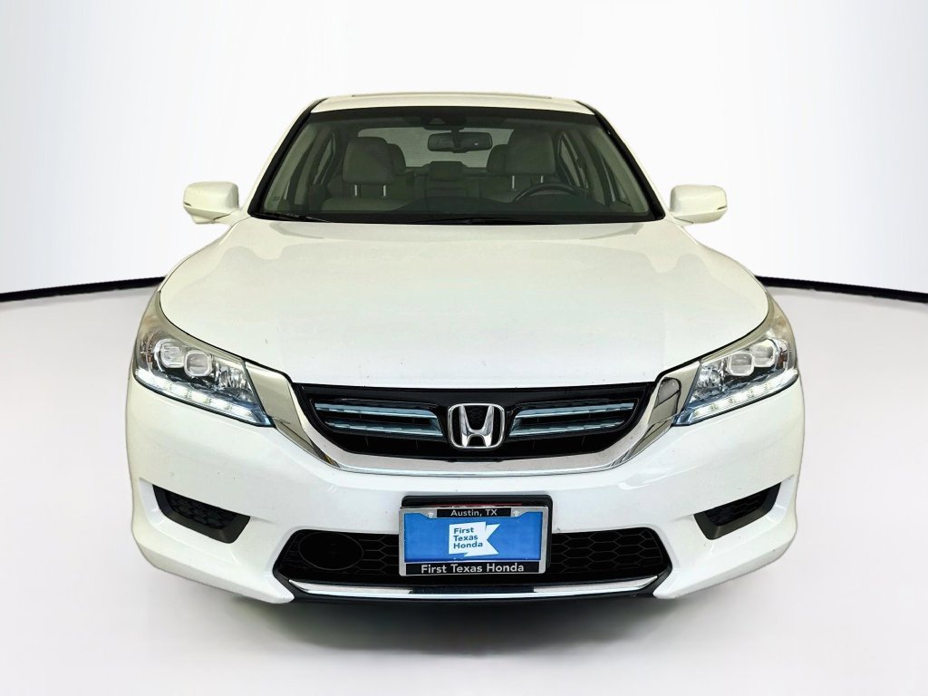 Used 2015 White Orchid Pearl Honda Touring image 2