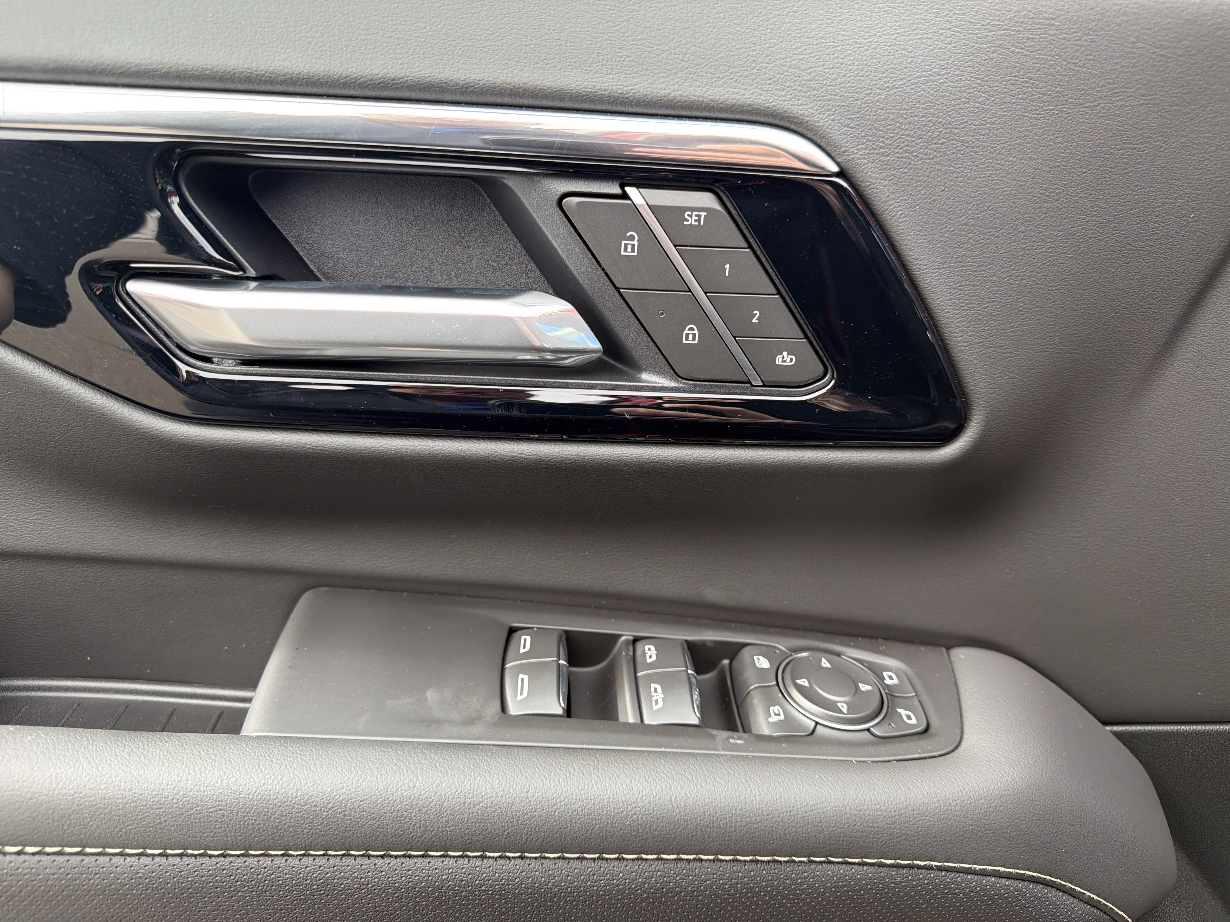 2026 Chevrolet Suburban Premier - Photo 16