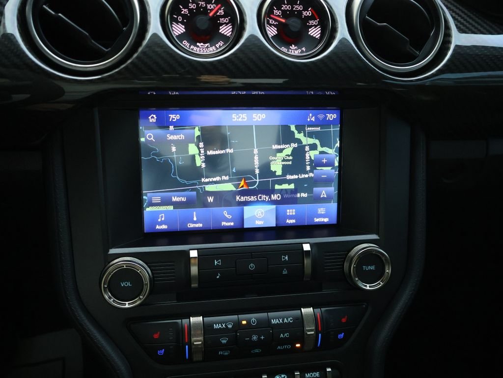 Used 2022 Oxford White Ford Shelby GT500 image 21