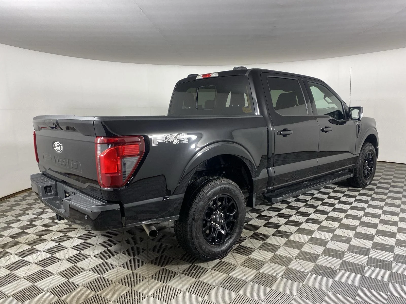 Used 2026 Agate Black Ford XLT image 7