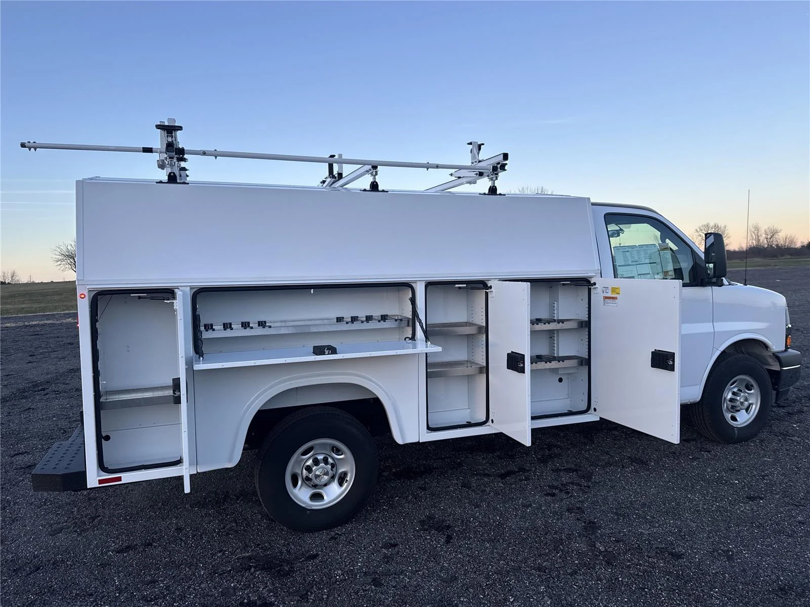 New 2025 Summit White Chevrolet 1WT image 10