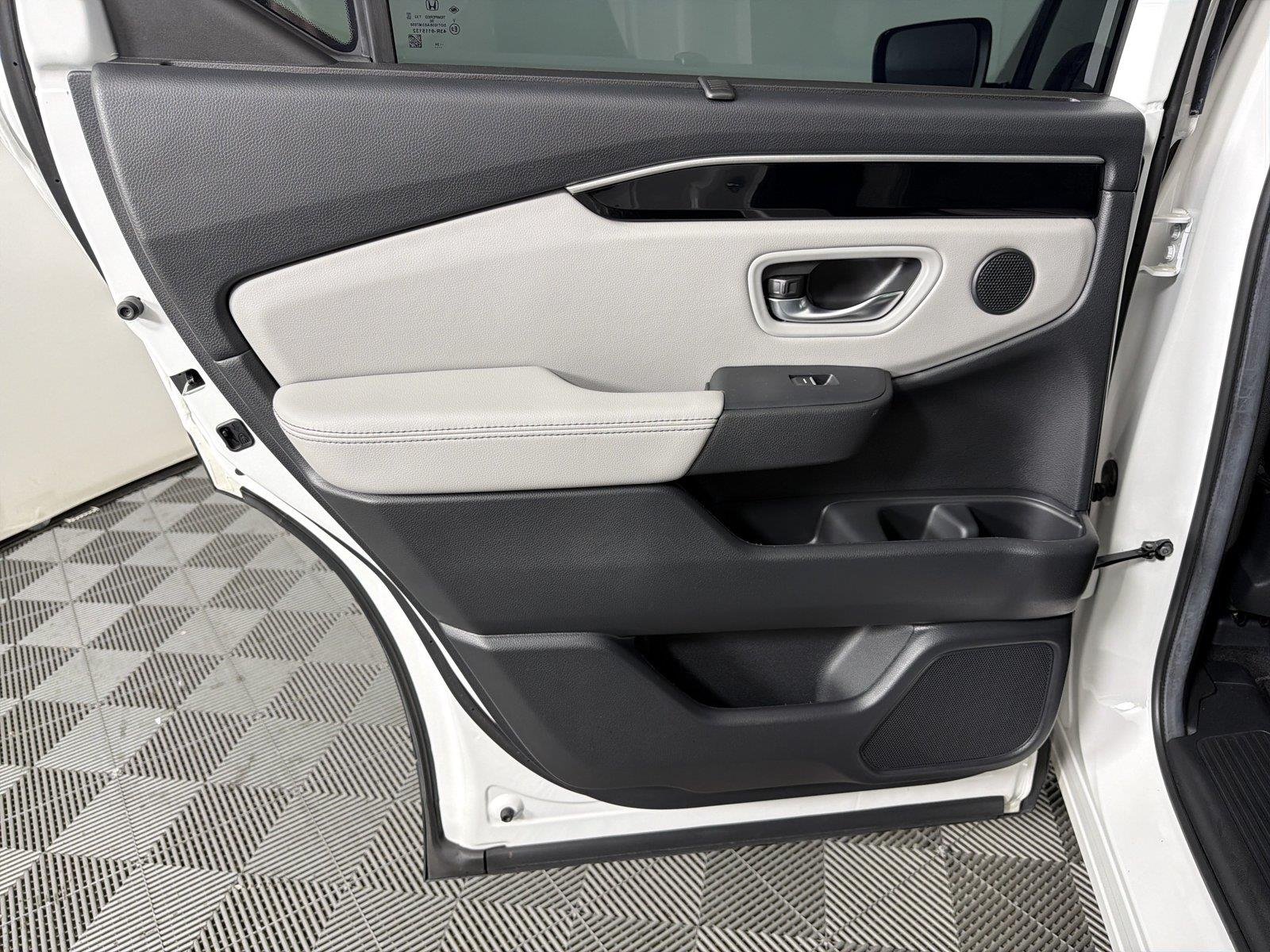 2025 Honda Pilot EX-L - Photo 20