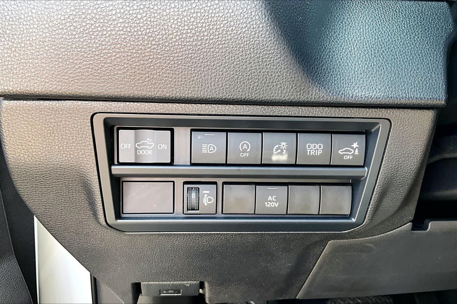 Used 2026 Ice Cap Toyota SR5 image 33