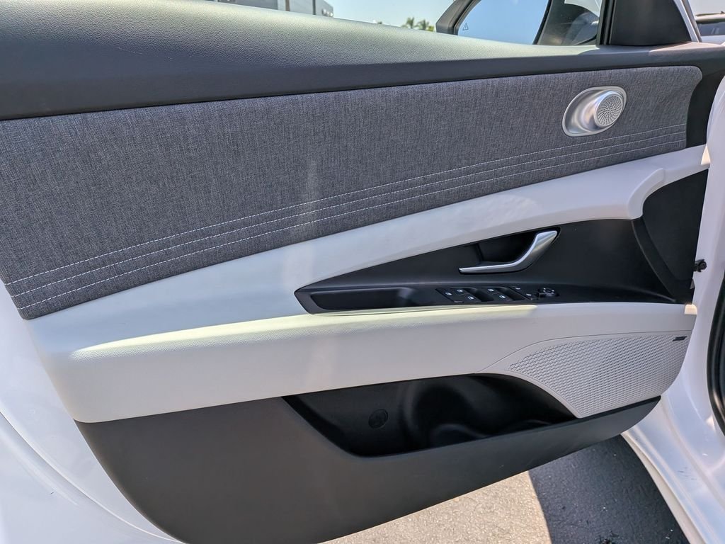 2026 Hyundai Elantra Limited - Photo 12