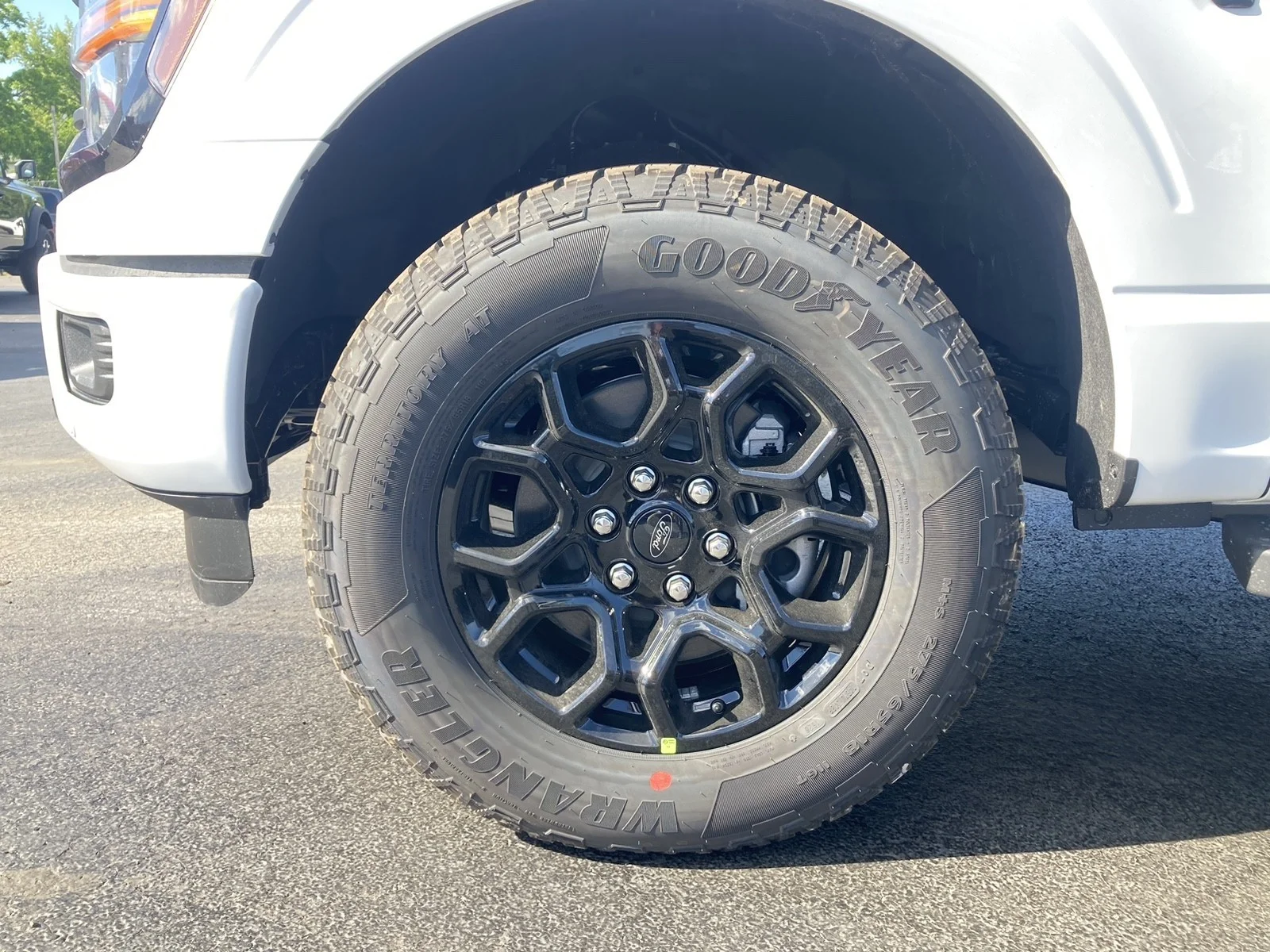 New 2026 Oxford White Ford XLT image 9