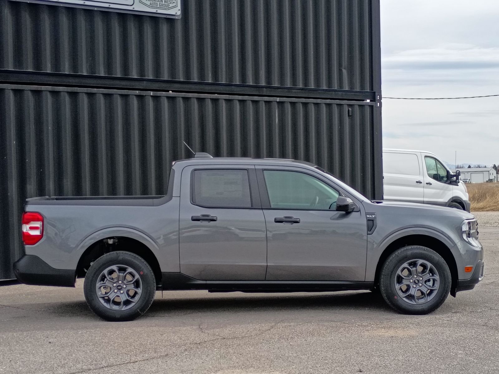 View vehicle photo 6