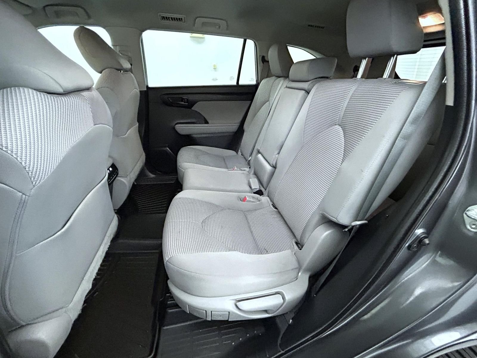Used 2022 Gray Toyota L image 21