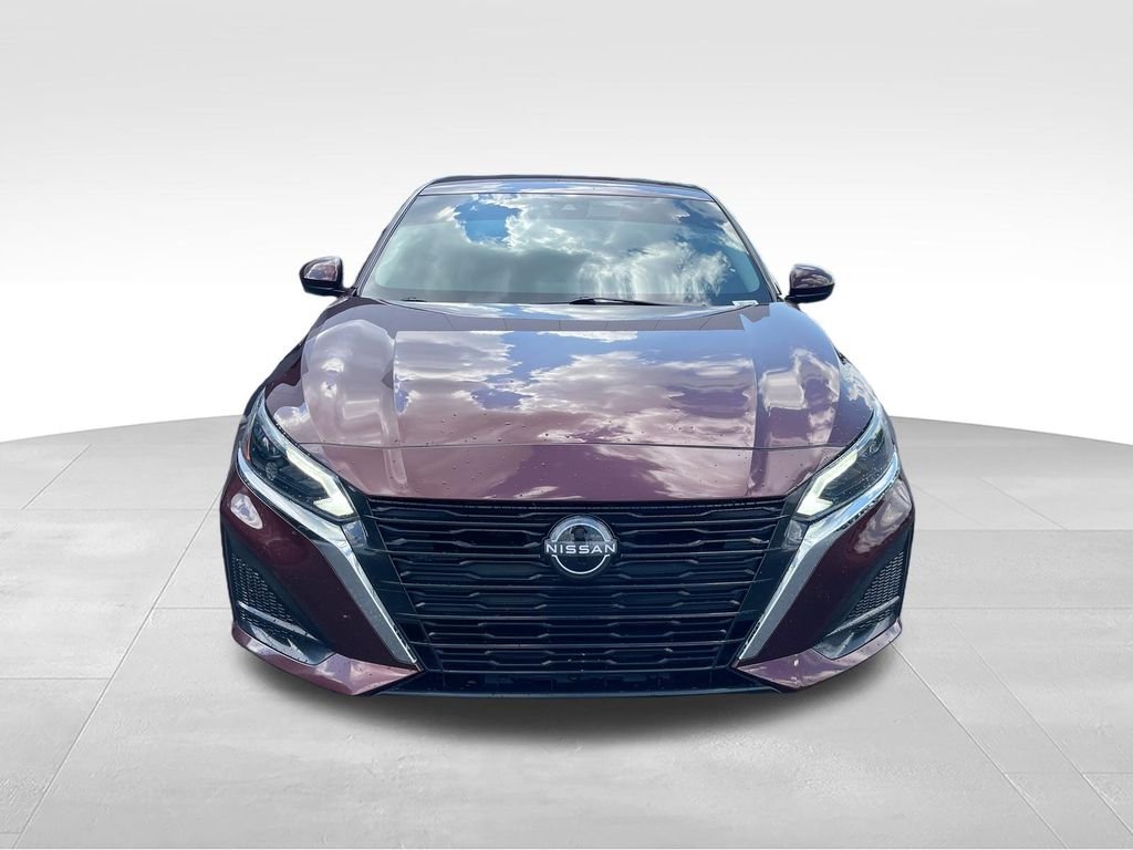 Used 2023 Red Nissan 2.5 SV image 8