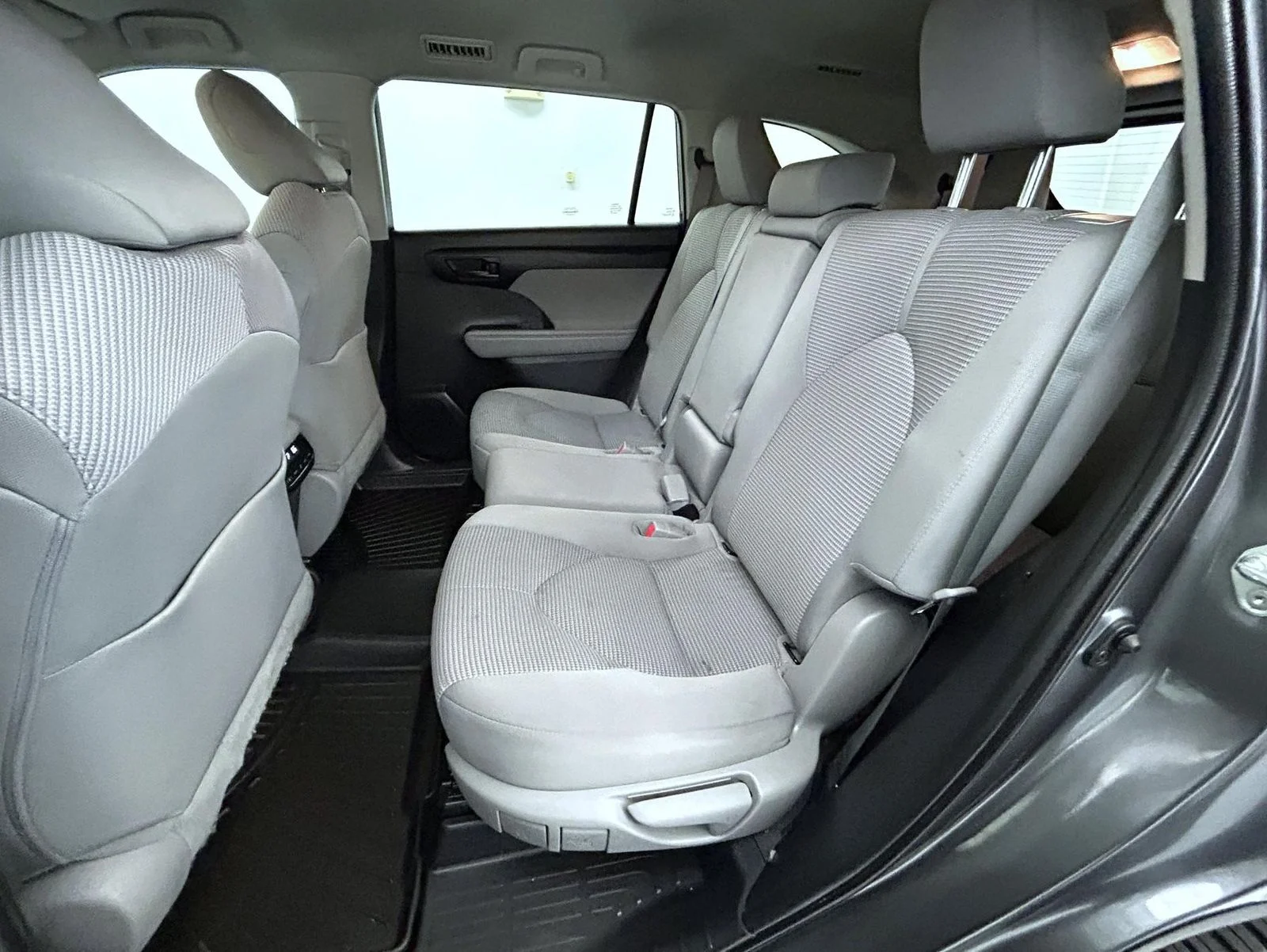 Used 2022 Gray Toyota L image 21