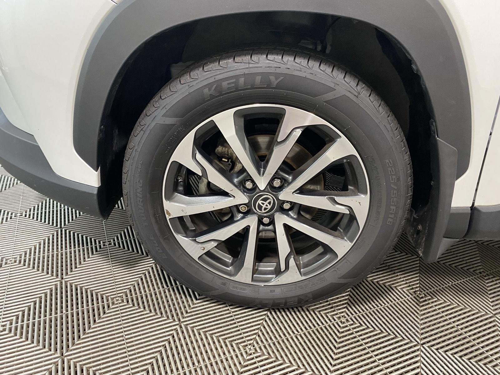 Certified Used 2024 Wind Chill Pearl Toyota XLE image 10