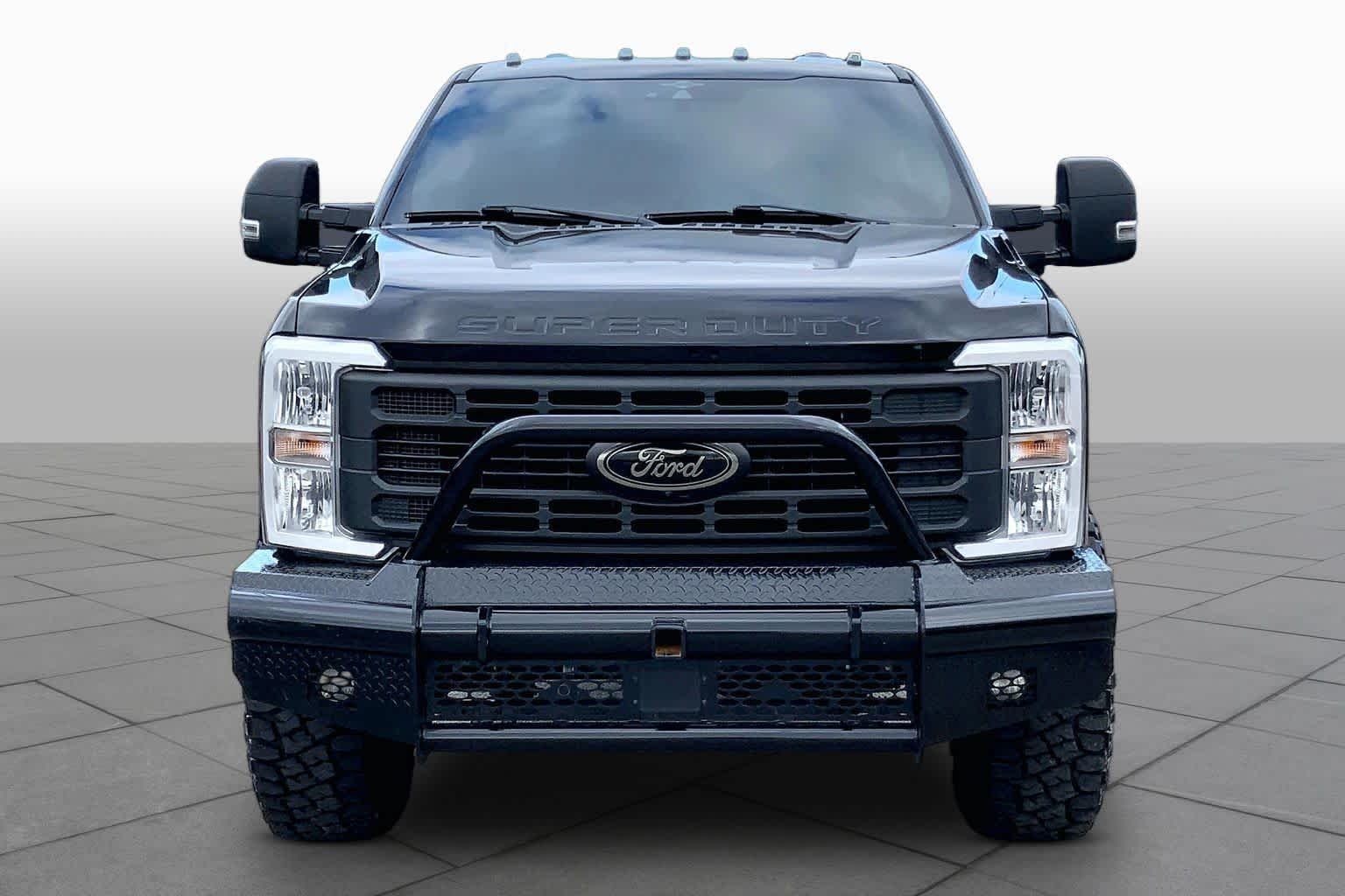 Used 2023 Agate Black Metallic Ford XLT image 4