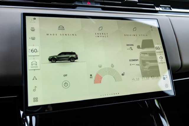 New 2027 Fuji White Land Rover Dynamic SE image 43