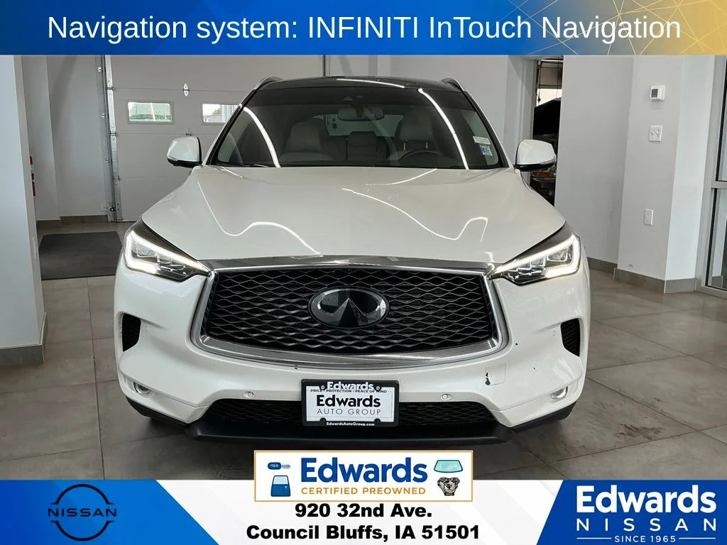 Used 2021 White INFINITI Sensory image 4
