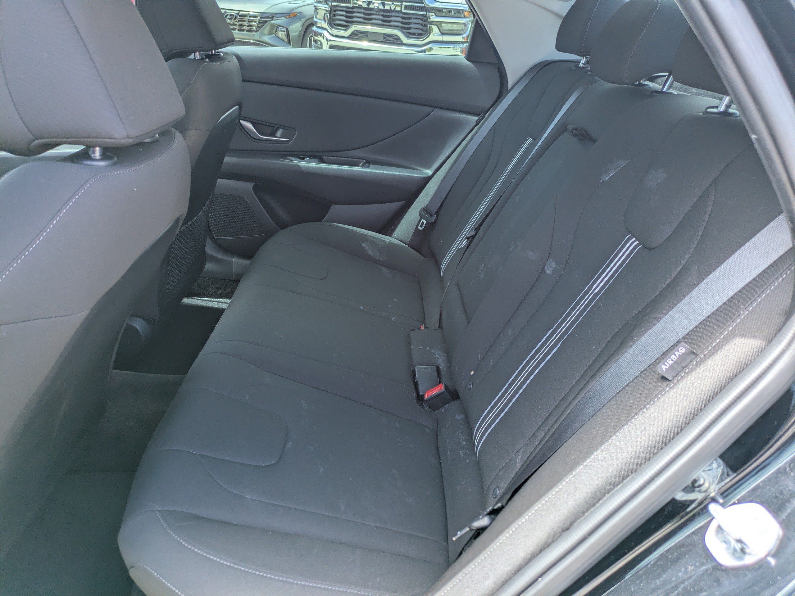 2025 Hyundai Elantra SEL - Photo 12