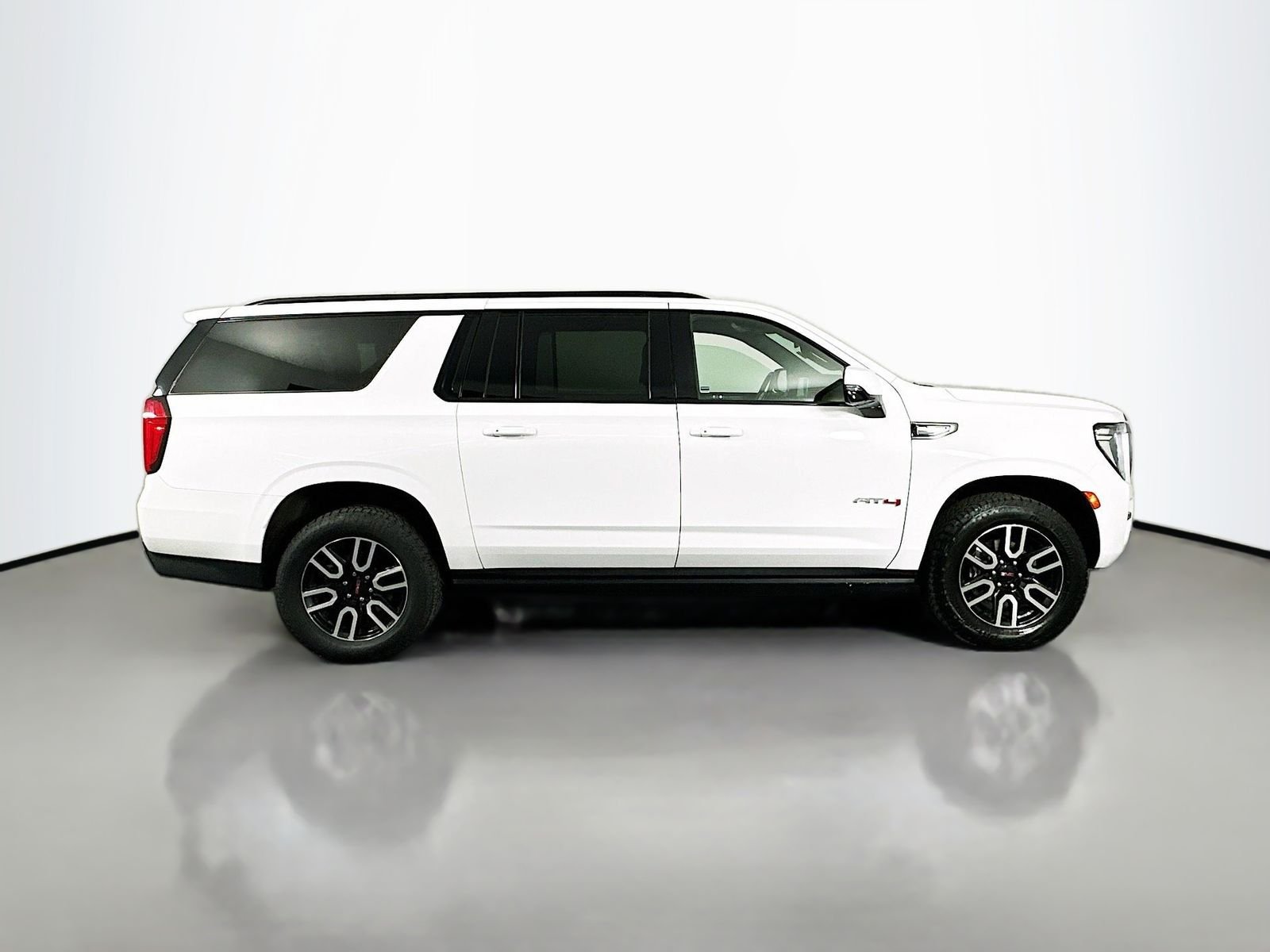 Used 2021 Summit White GMC AT4 image 12
