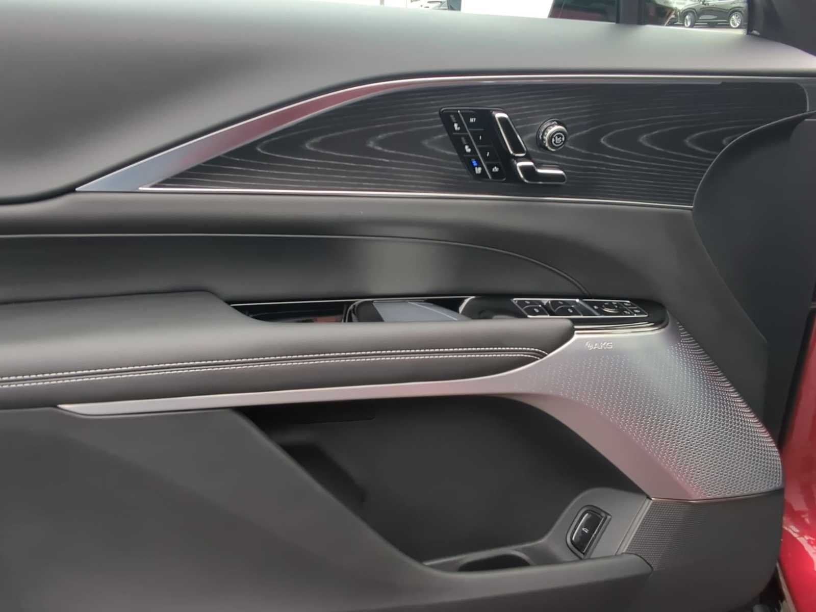 2026 Cadillac LYRIQ V - Photo 10