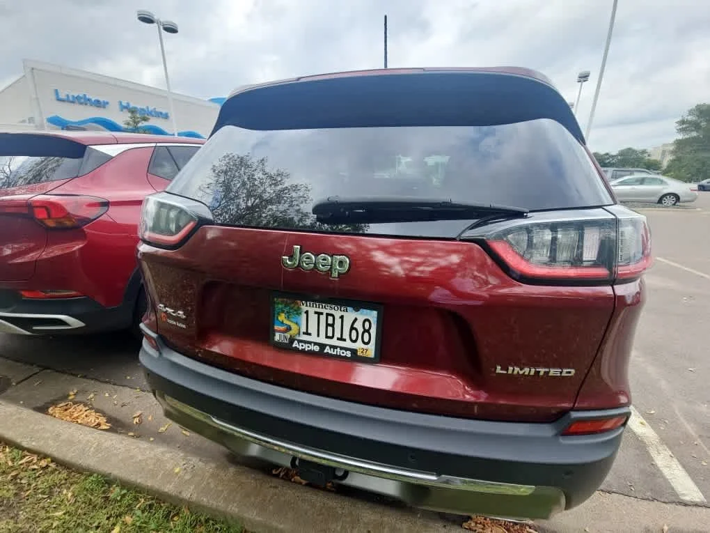 Used 2019 Velvet Red Pearlcoat Jeep Limited image 5