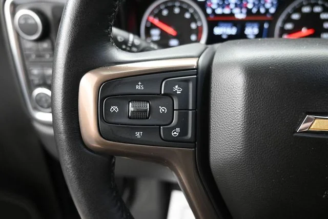 Used 2020 Black Chevrolet High Country image 23