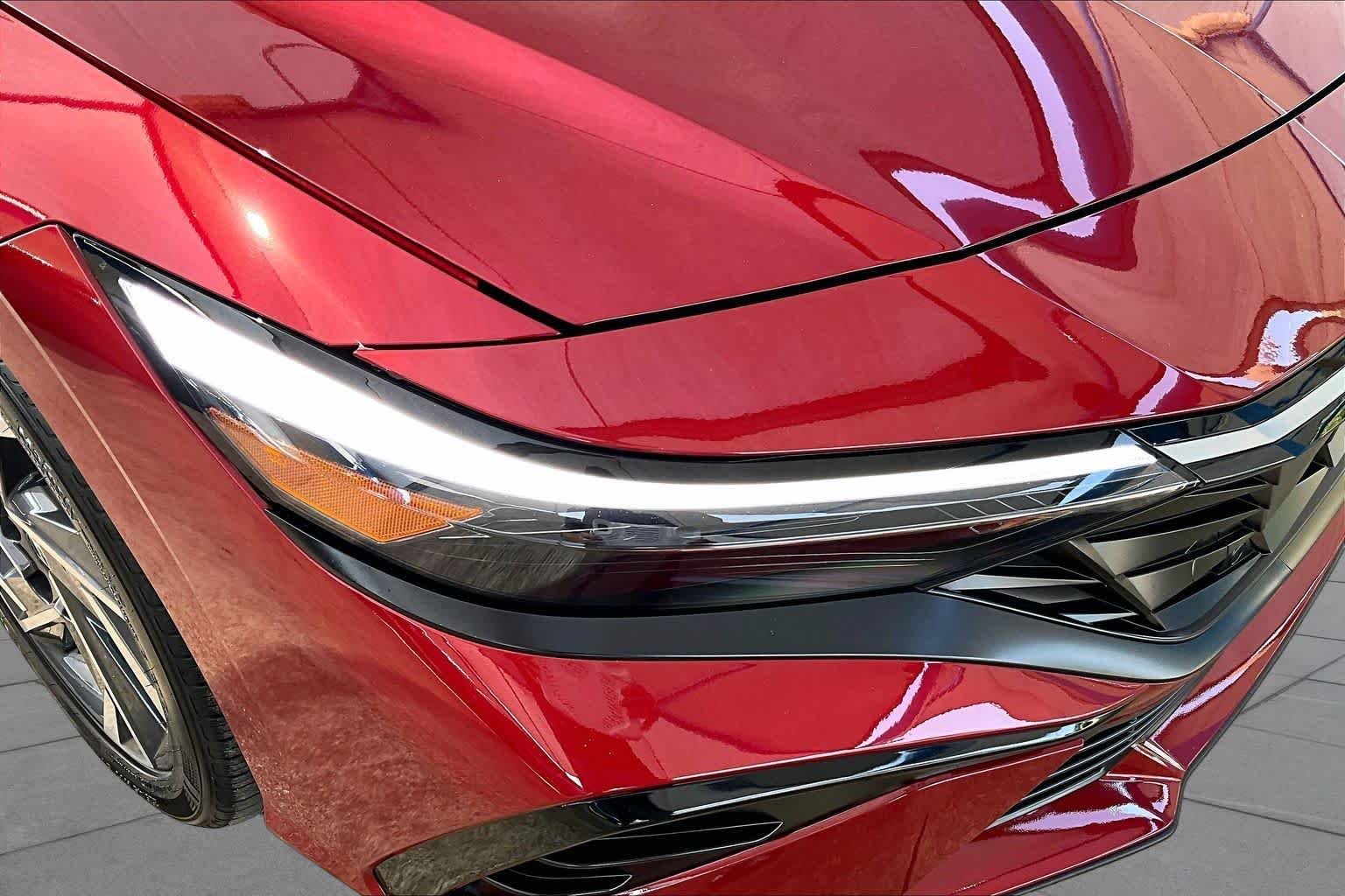 Used 2024 Ultimate Red Hyundai SEL image 27