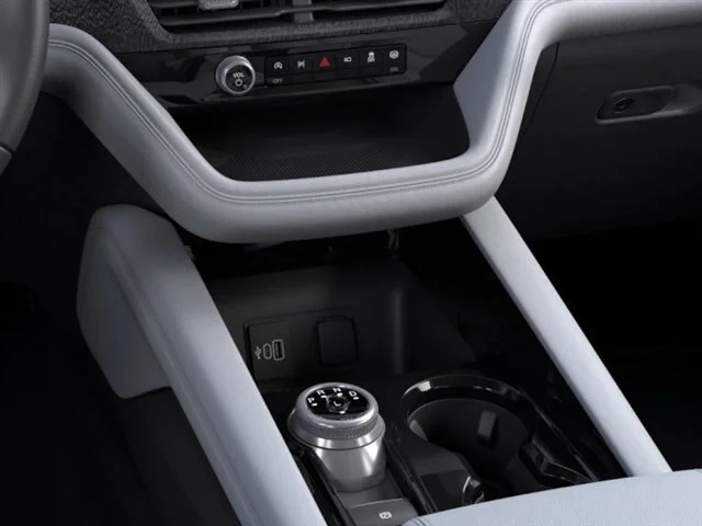New 2026 Star White Metallic Tri-Coat Ford Platinum image 40