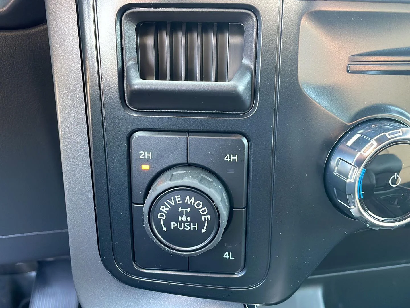 New 2026 Avalanche Ford XLT image 20