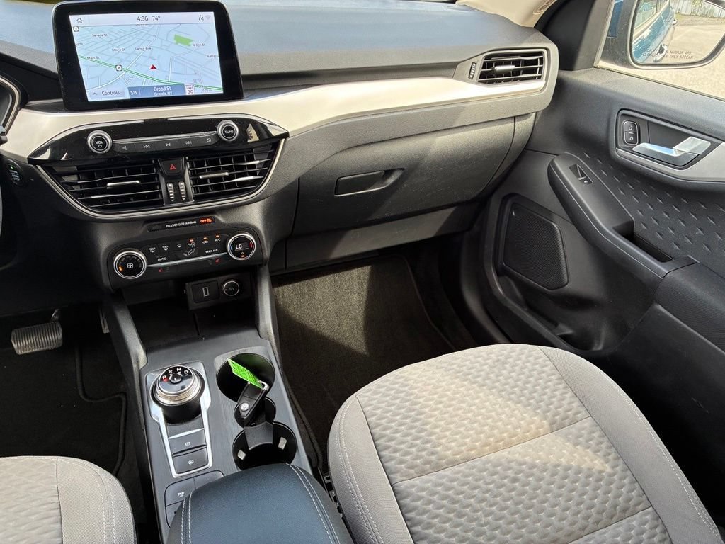 Used 2020  Ford SE image 12