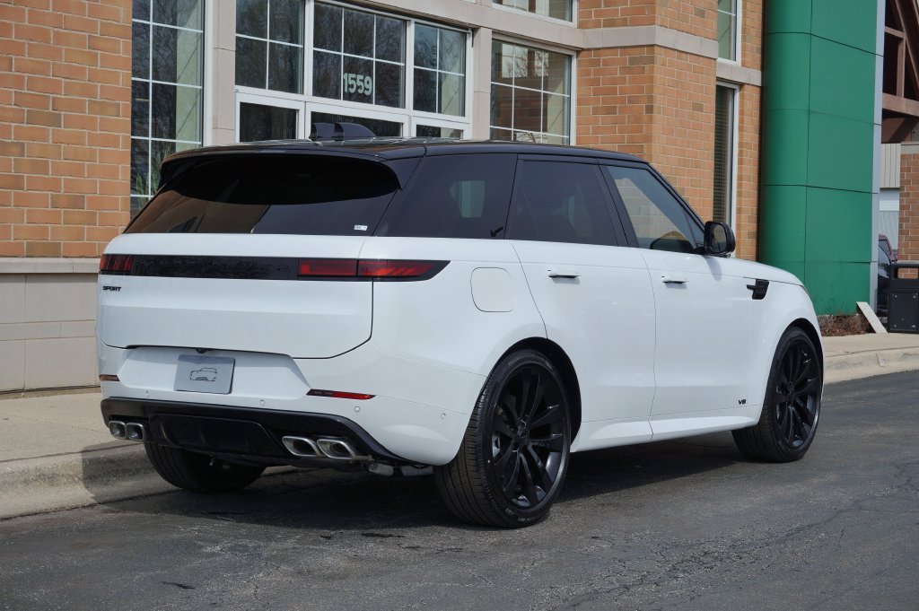 New 2026 Ostuni Pearl White Land Rover Dynamic SE image 6