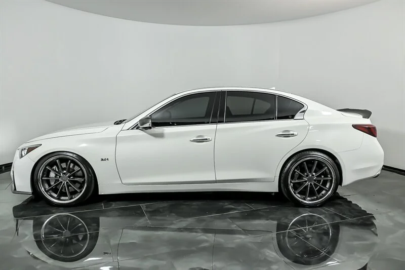 Used 2018 Majestic White INFINITI 3.0T Sport image 6
