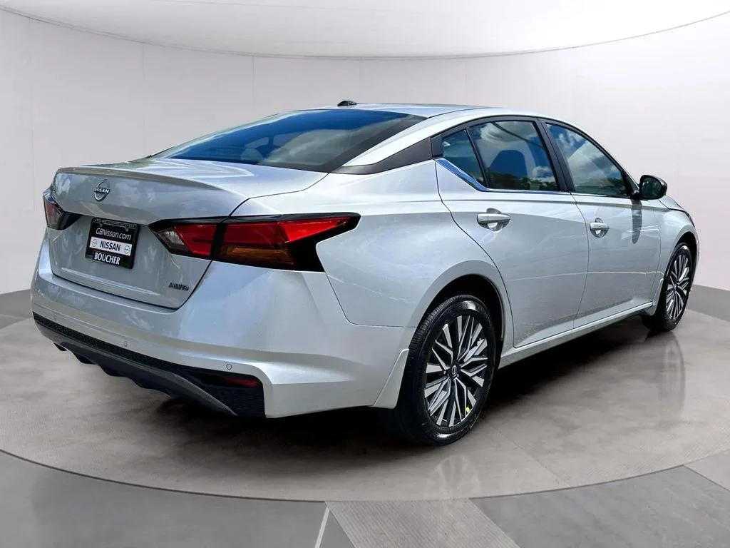 New 2026 Brilliant Silver Metallic Nissan SV image 3
