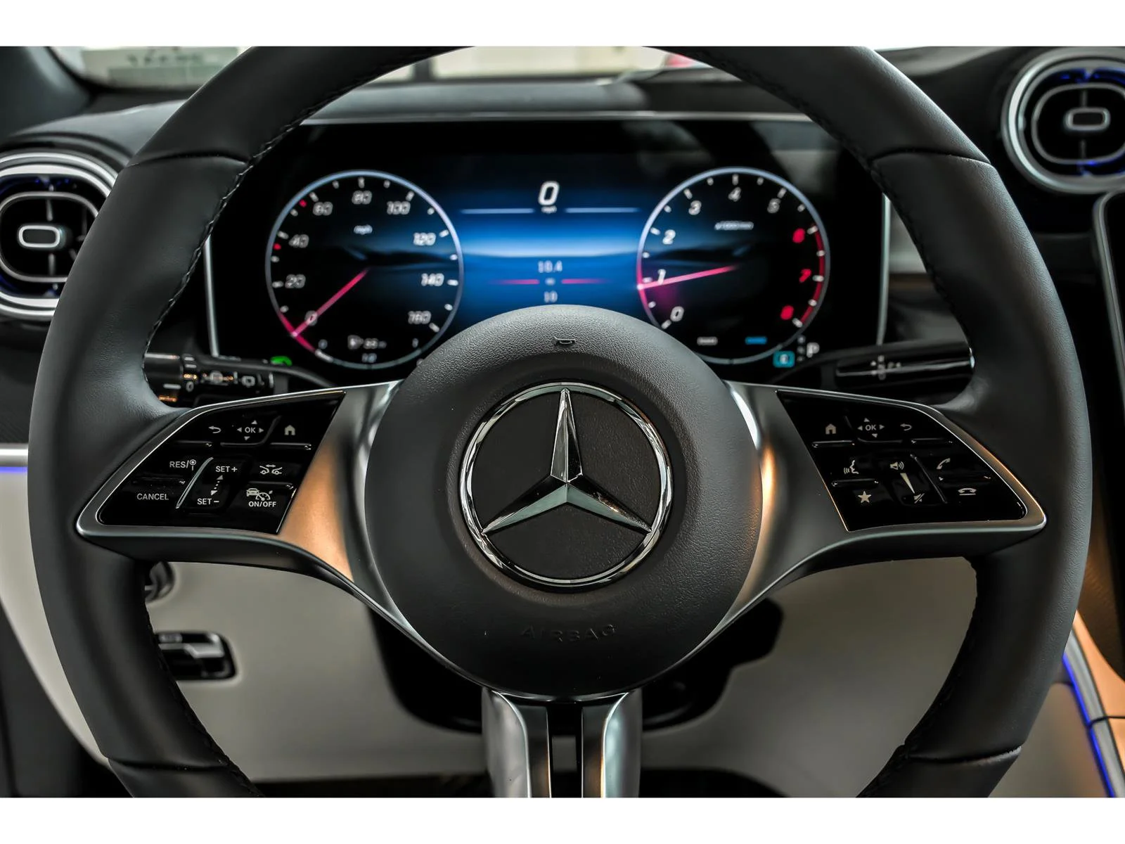 New 2026 MANUFAKTUR Moonlight White Metallic Mercedes-Benz GLC 300 image 59