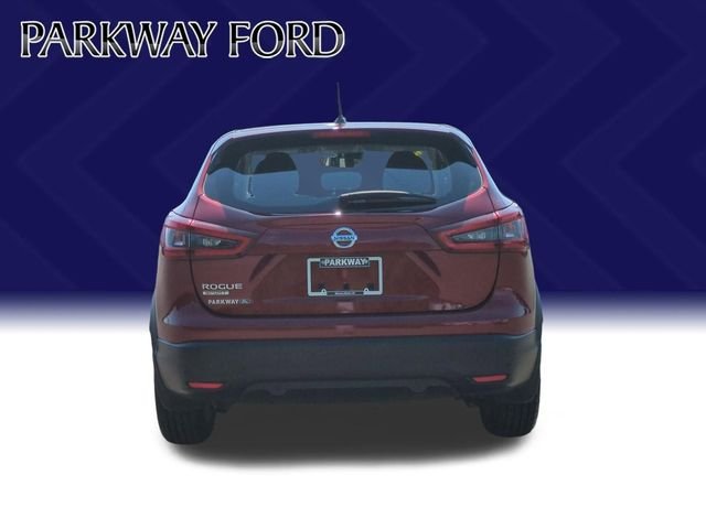 Used 2021 Red Nissan S image 4