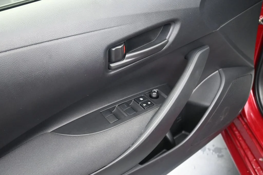 2025 Toyota Corolla LE - Photo 19