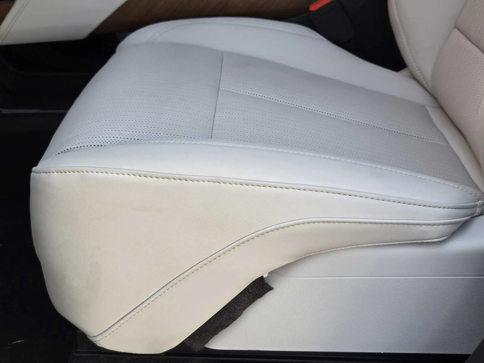 2027 Cadillac VISTIQ Luxury - Photo 16