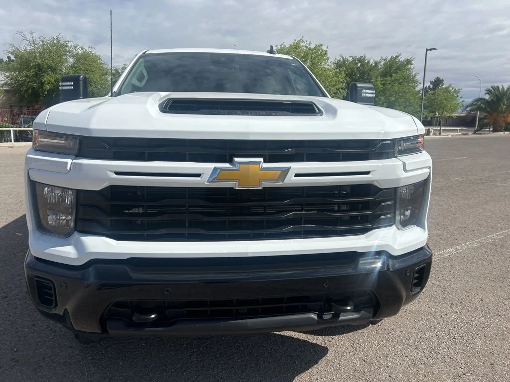 Used 2025 White Chevrolet Custom image 2