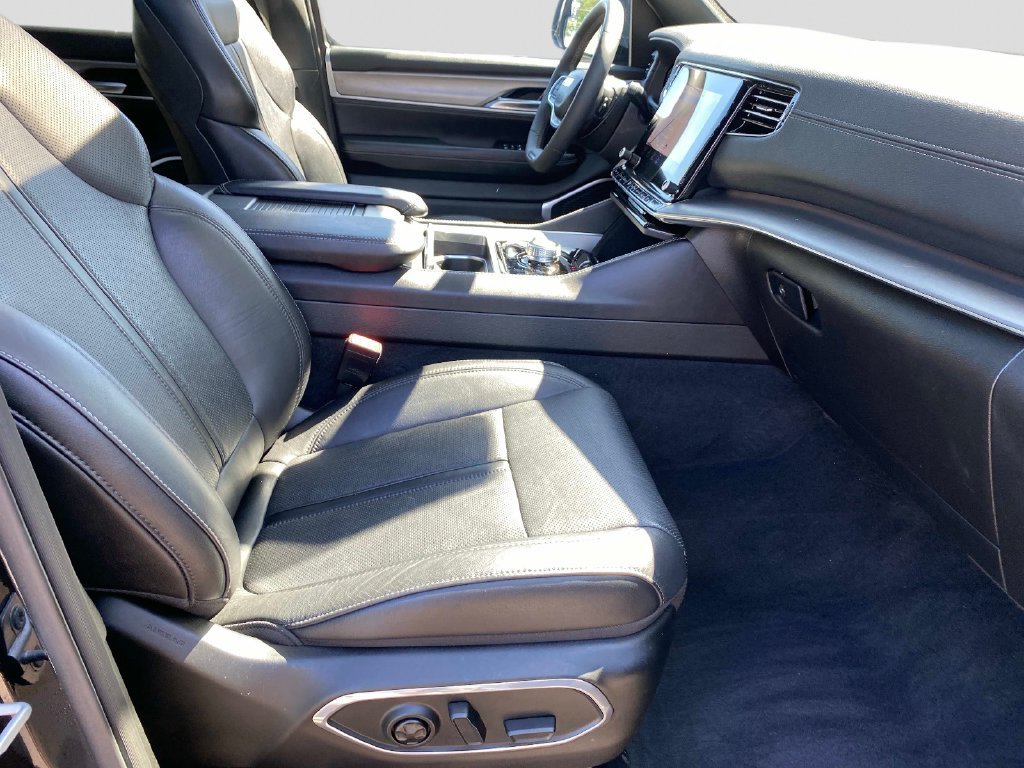 Used 2023 Black Jeep Series II image 24