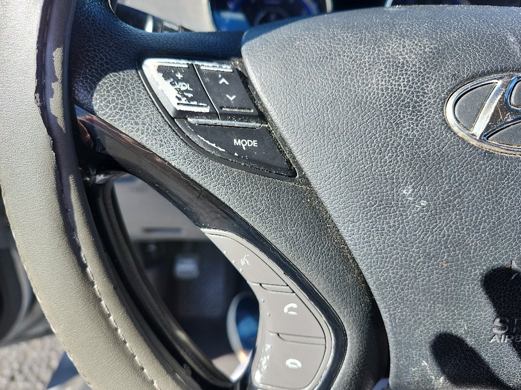 Used 2013 Radiant Silver Metallic Hyundai Limited PZEV image 17