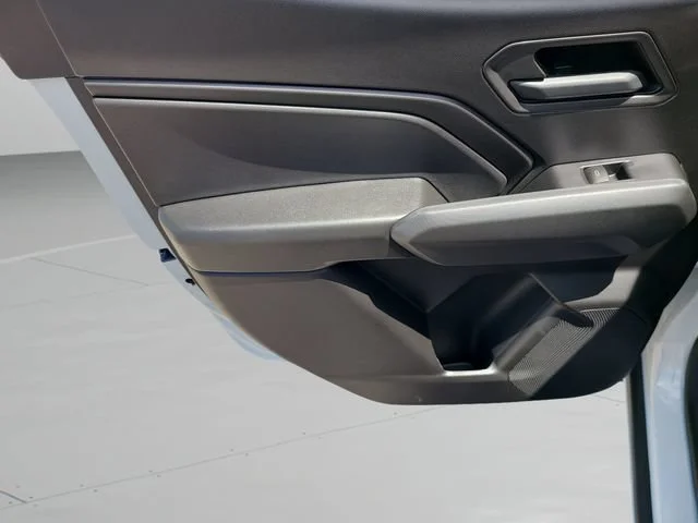 New 2026 Summit White Chevrolet WT image 17
