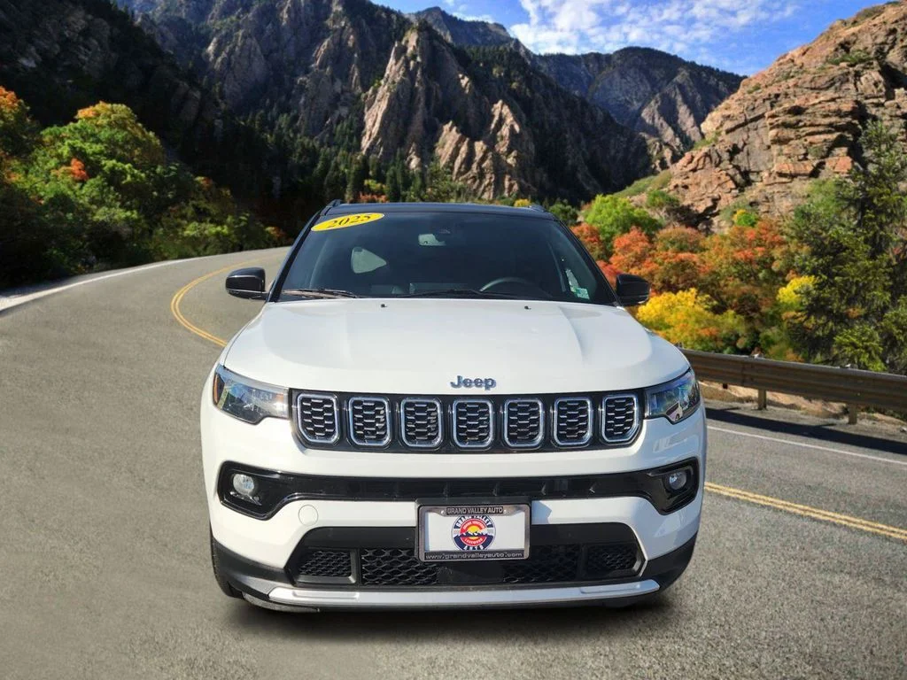 Used 2025 White Jeep Limited image 6