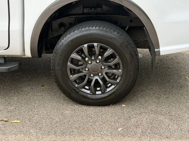 Used 2019 White Ford Lariat image 28